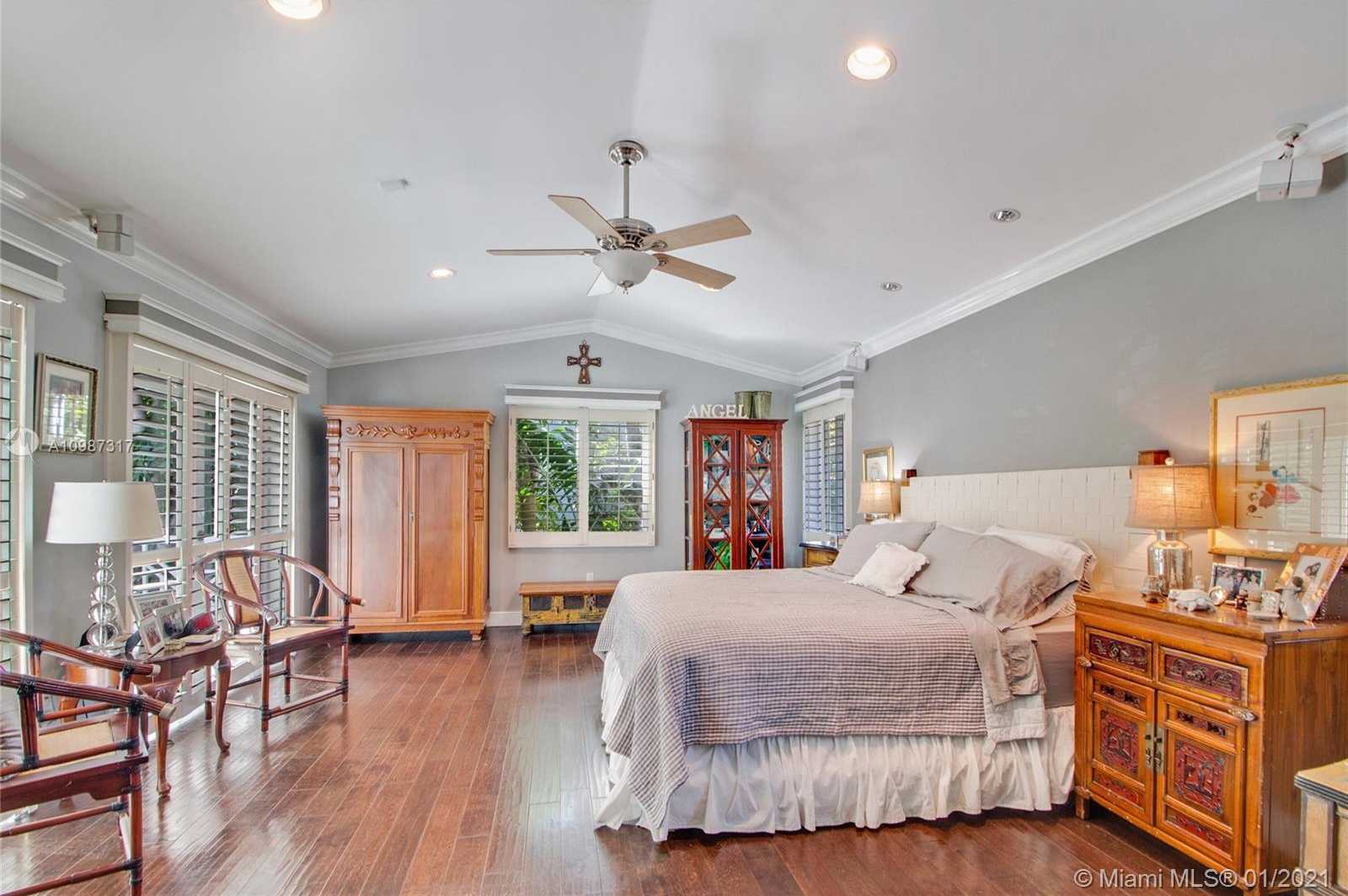 Small Image of 3550 EAST FAIRVIEW ST, Miami Number 6