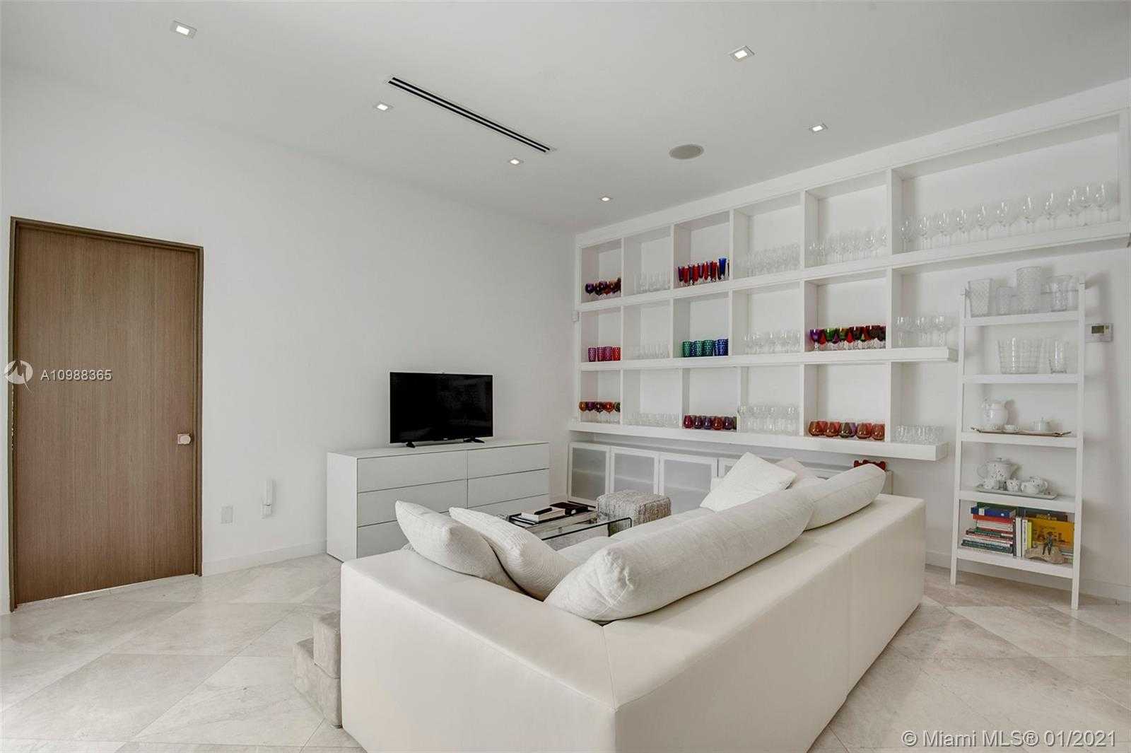 Small Image of 3200 AH WE WA ST, Miami Number 11