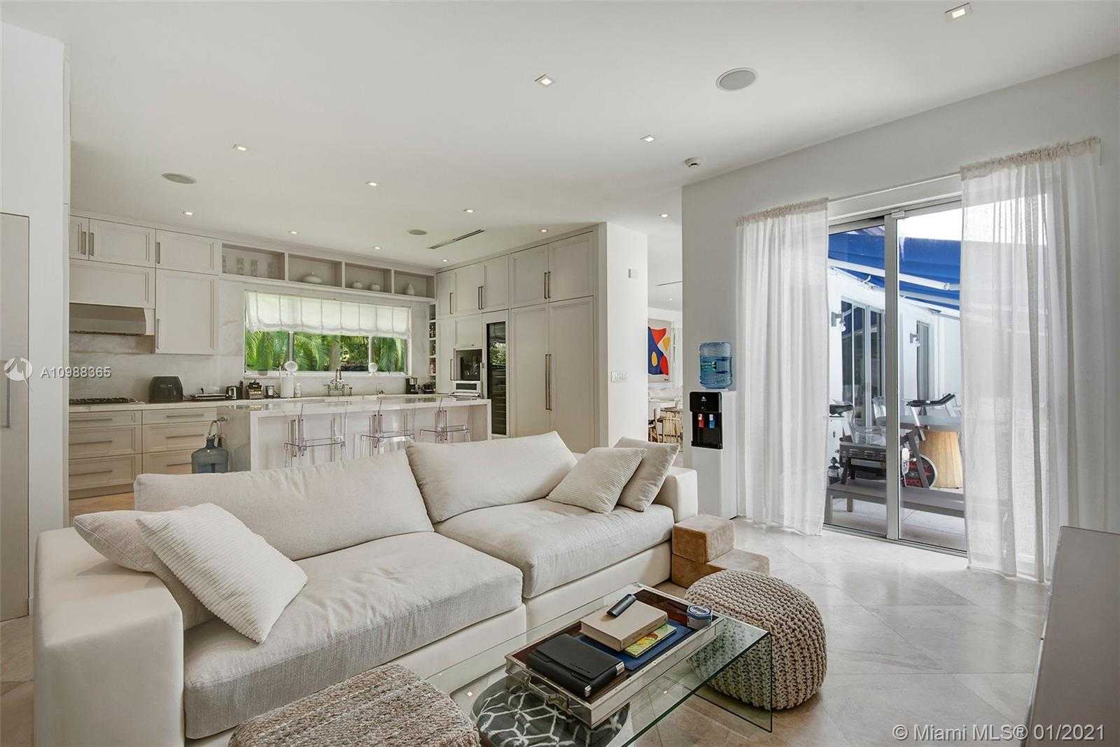 Small Image of 3200 AH WE WA ST, Miami Number 12