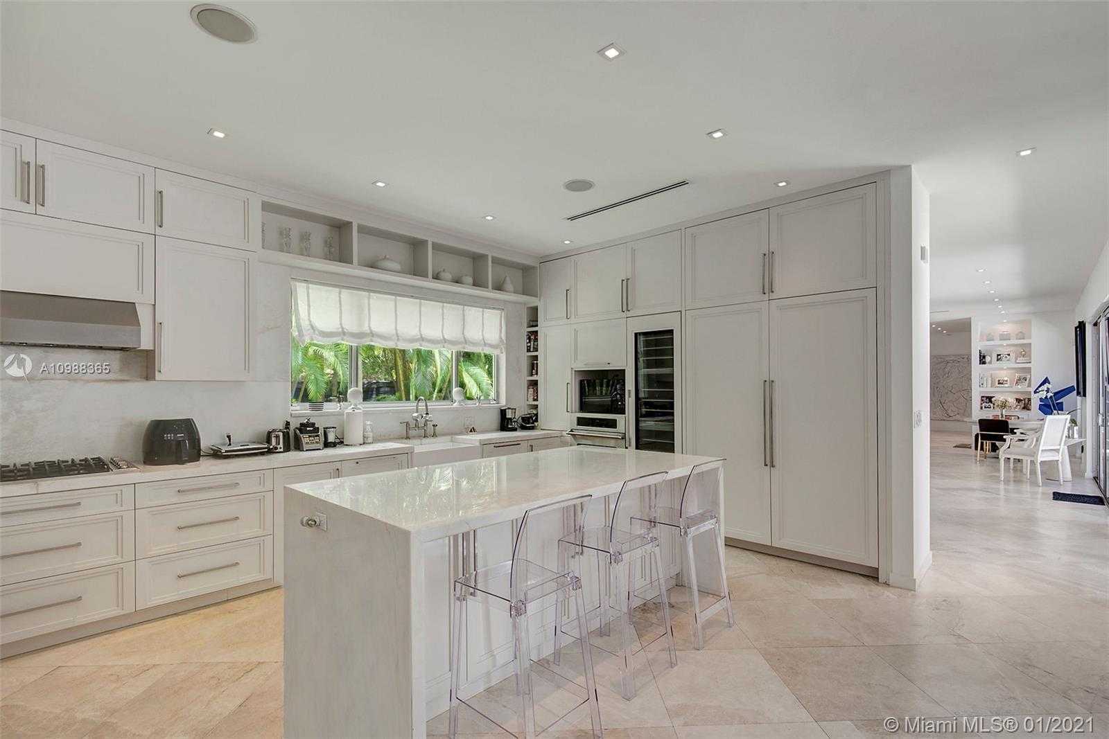 Small Image of 3200 AH WE WA ST, Miami Number 14