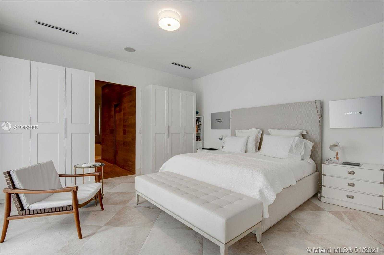 Small Image of 3200 AH WE WA ST, Miami Number 15