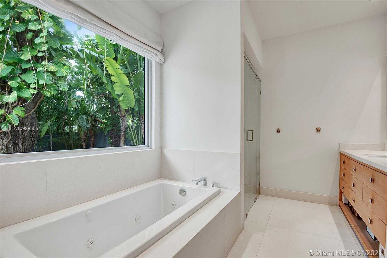 Small Image of 3200 AH WE WA ST, Miami Number 19
