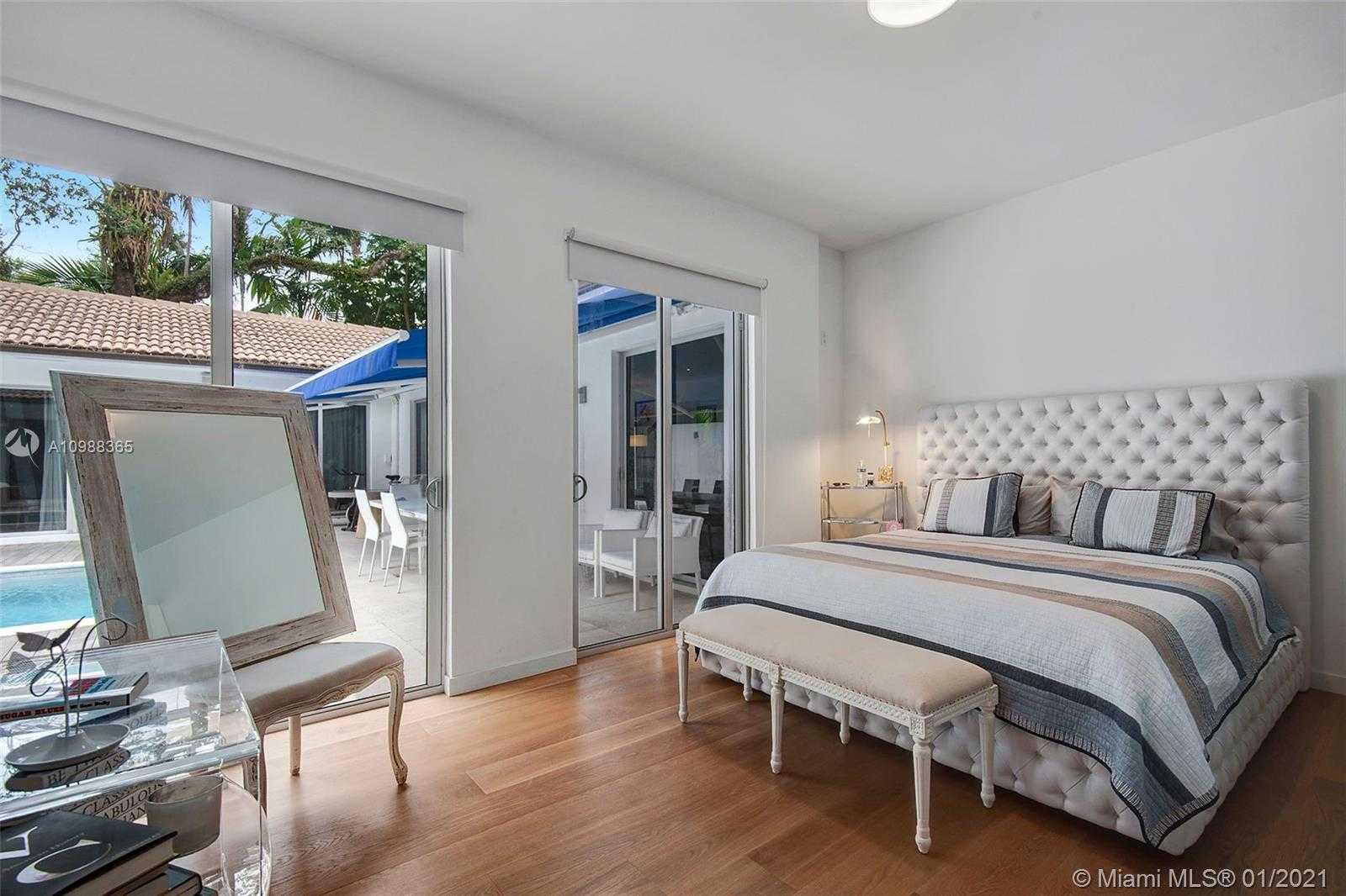 Small Image of 3200 AH WE WA ST, Miami Number 24