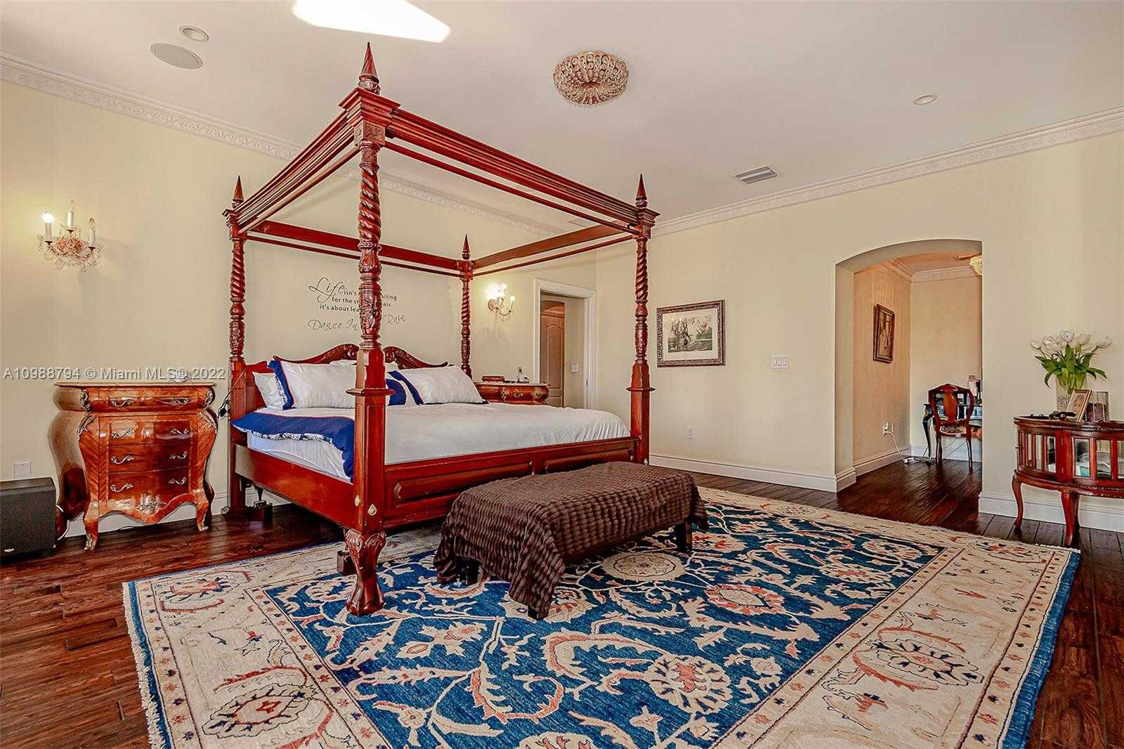 Small Image of 6535 ALLISON RD, Miami Beach Number 10