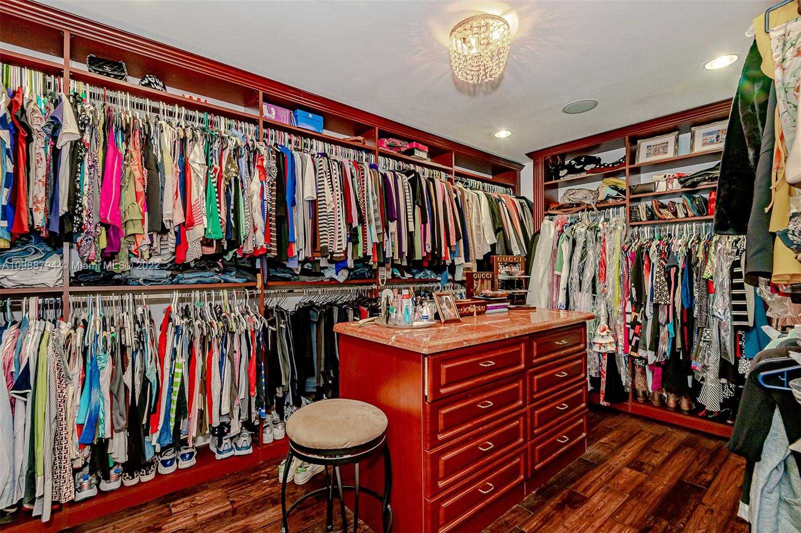 Small Image of 6535 ALLISON RD, Miami Beach Number 12