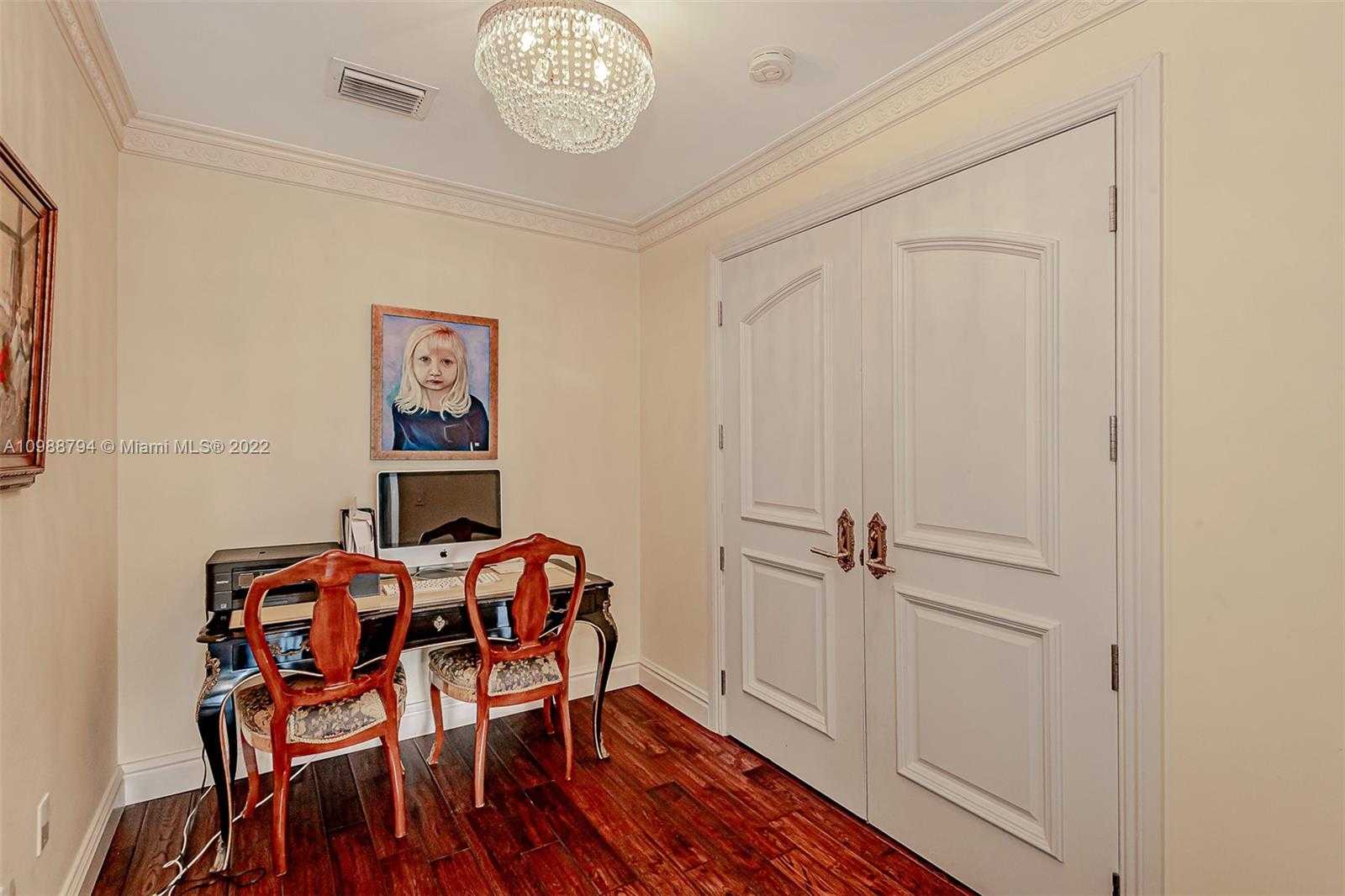 Small Image of 6535 ALLISON RD, Miami Beach Number 13