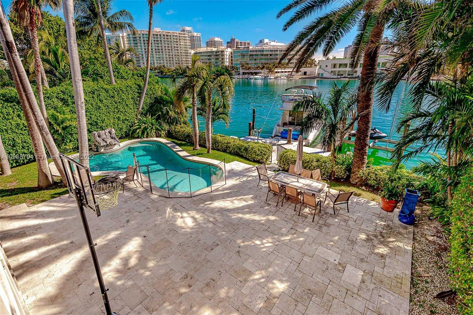 Small Image of 6535 ALLISON RD, Miami Beach Number 15