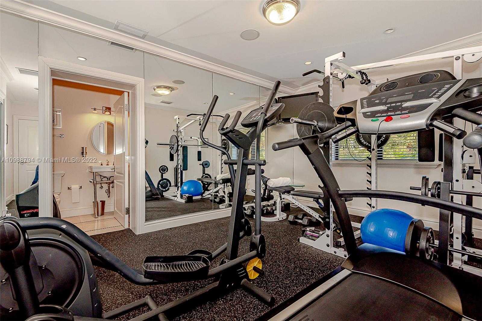 Small Image of 6535 ALLISON RD, Miami Beach Number 16