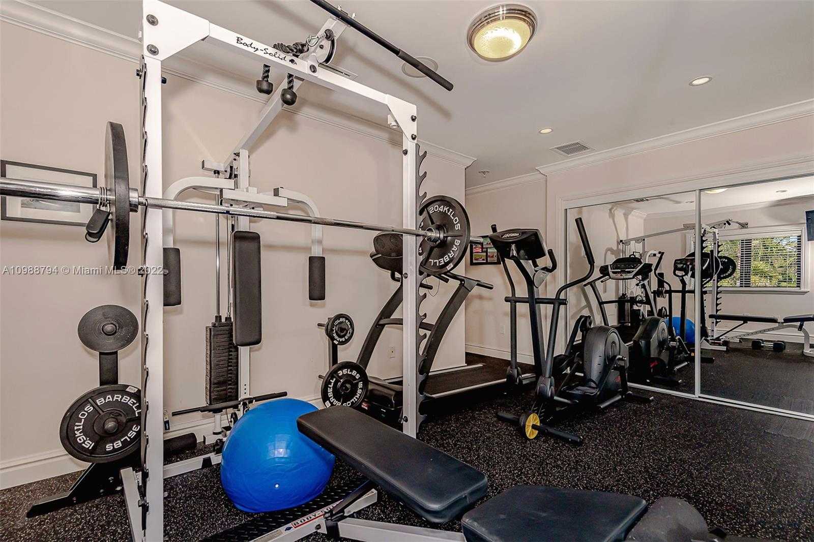 Small Image of 6535 ALLISON RD, Miami Beach Number 17