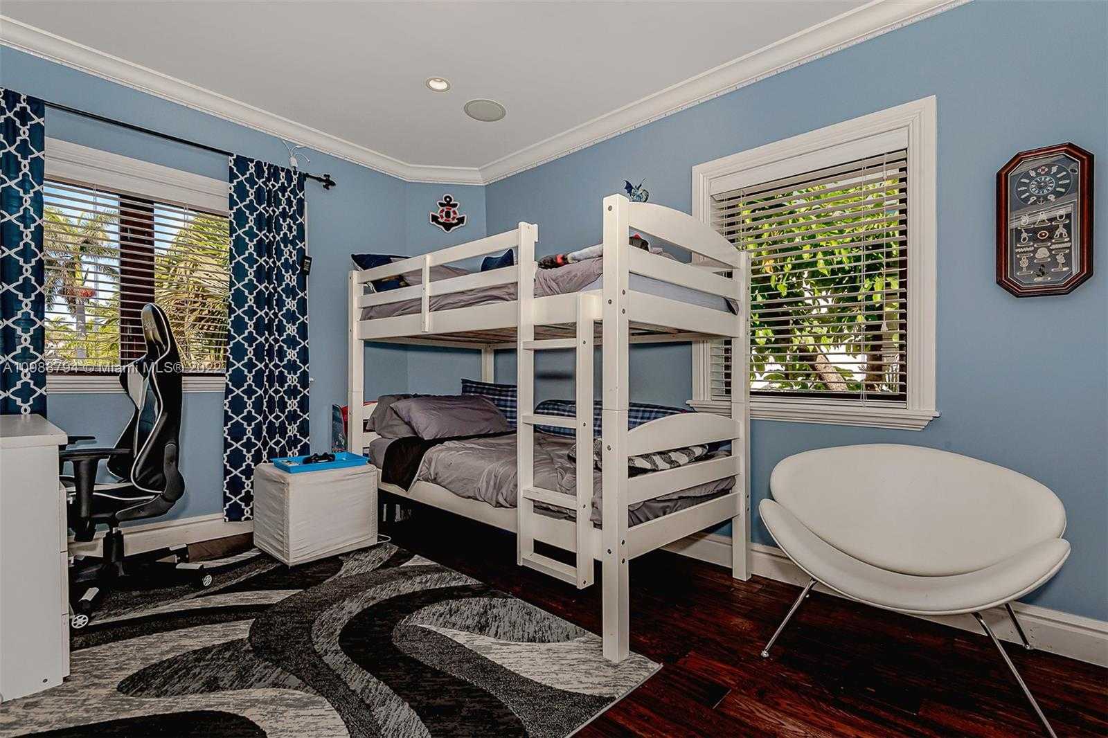 Small Image of 6535 ALLISON RD, Miami Beach Number 19