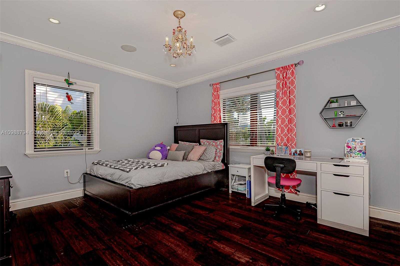 Small Image of 6535 ALLISON RD, Miami Beach Number 24