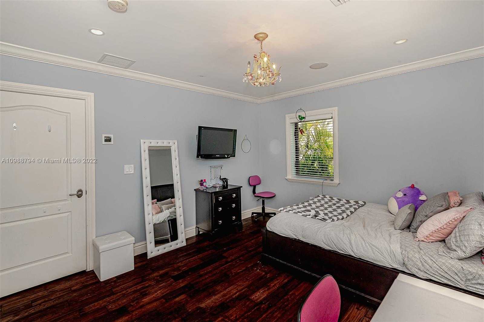 Small Image of 6535 ALLISON RD, Miami Beach Number 25