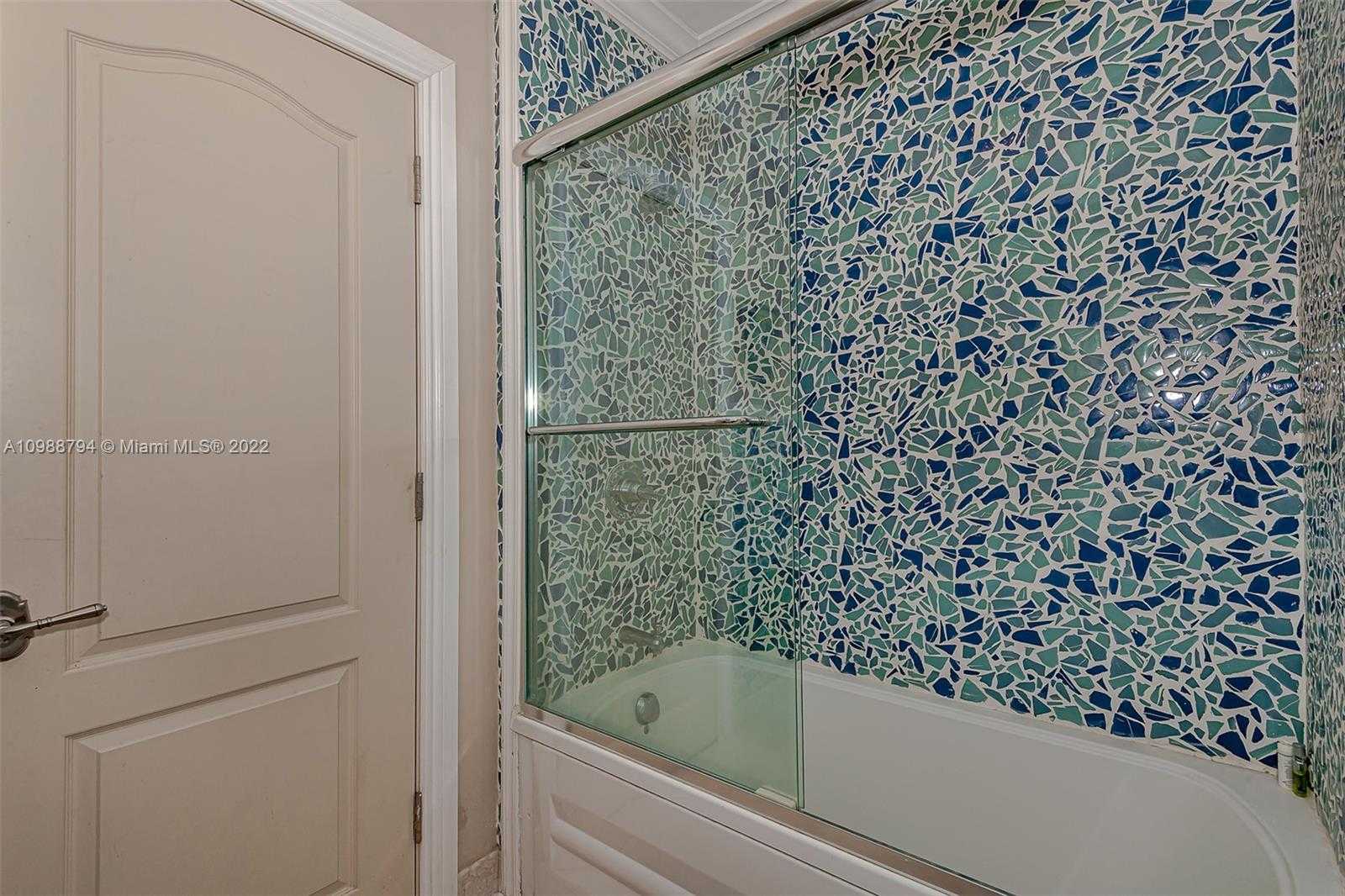 Small Image of 6535 ALLISON RD, Miami Beach Number 43
