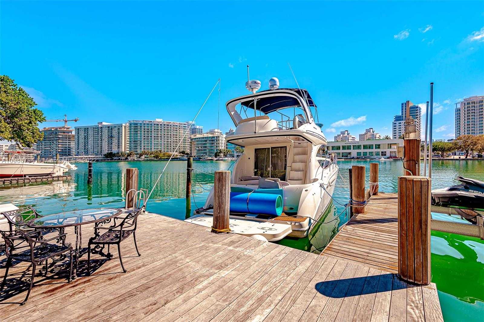 Small Image of 6535 ALLISON RD, Miami Beach Number 49