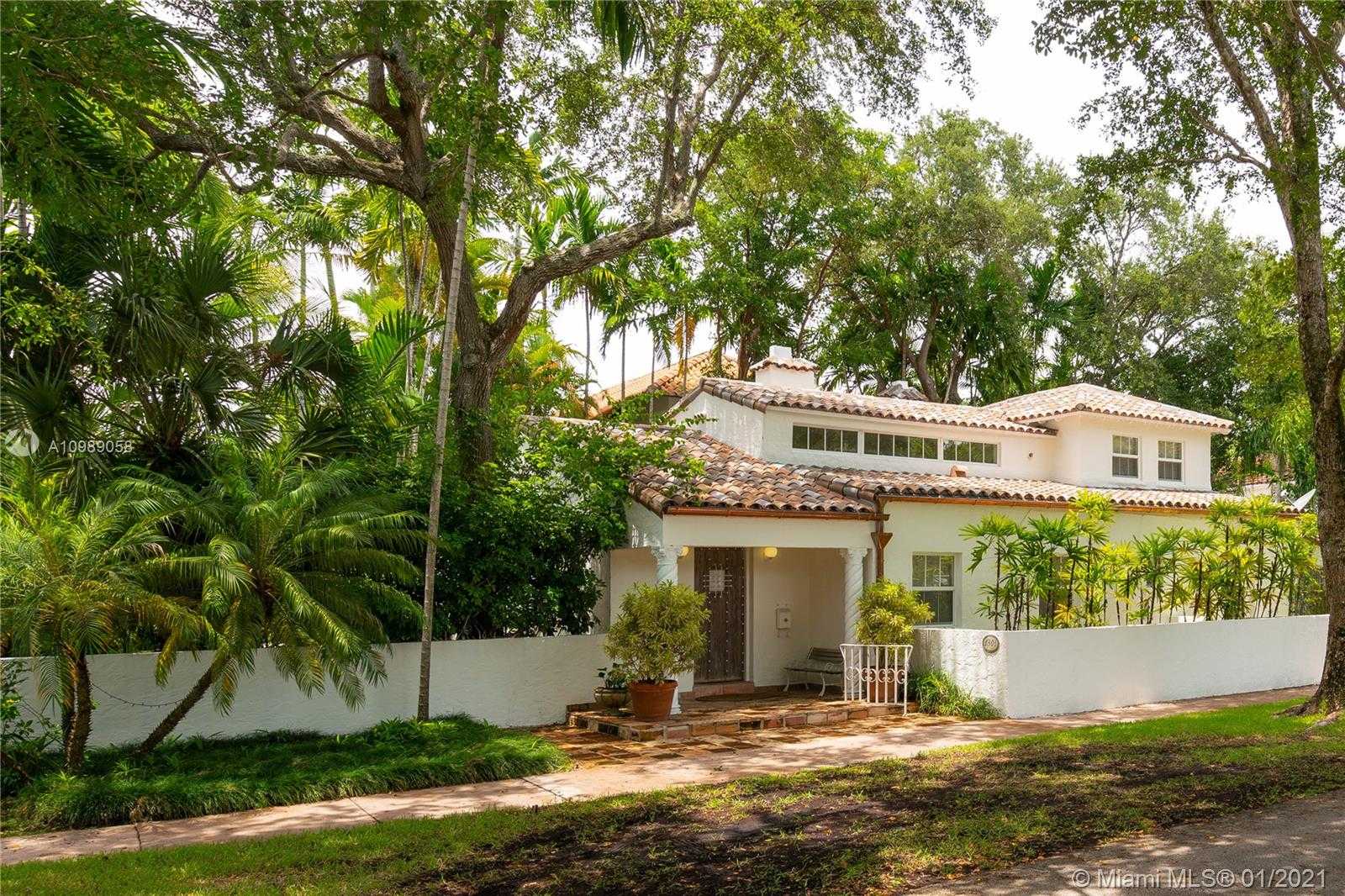 Small Image of 1301 ASTURIA AVE, Coral Gables Number 2