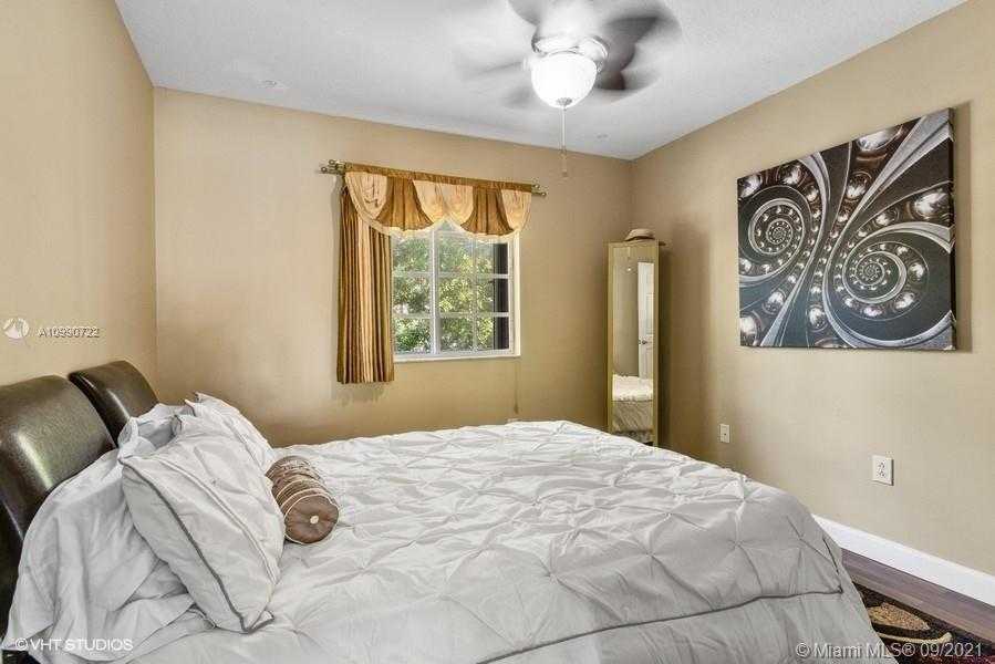 Small Image of 11552 NORTH WEST 69TH TER, Doral Number 15