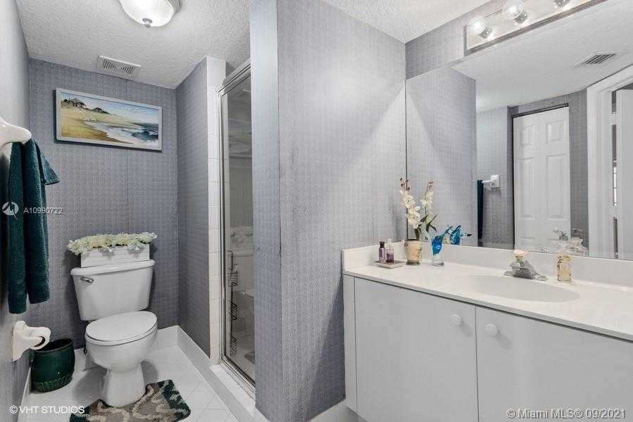 Small Image of 11552 NORTH WEST 69TH TER, Doral Number 17