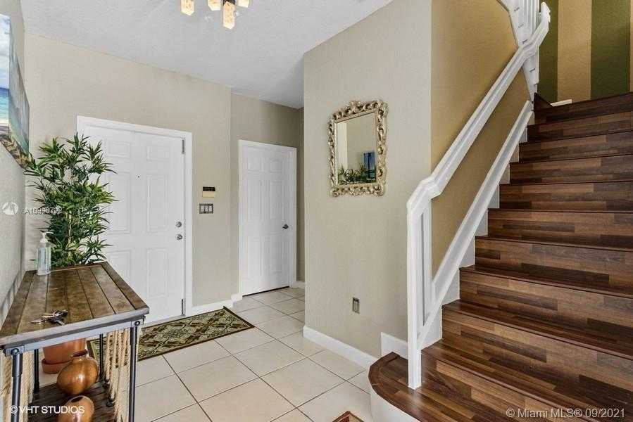 Small Image of 11552 NORTH WEST 69TH TER, Doral Number 4