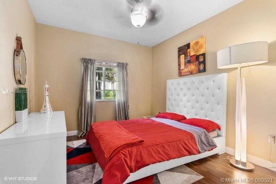 Small Image of 11552 NORTH WEST 69TH TER, Doral Number 7