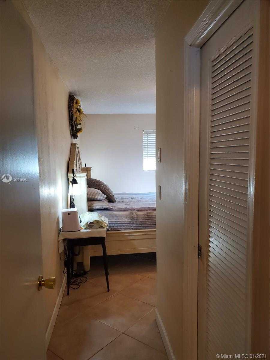 Small Image of 4934 NORTH WEST 54TH ST, Tamarac Number 6