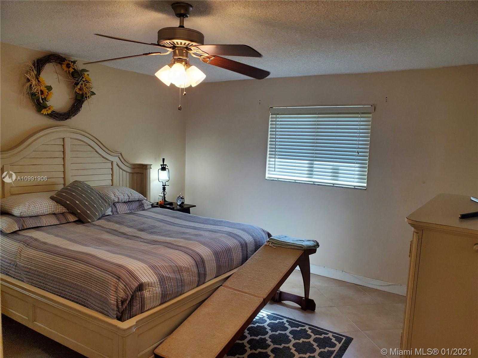 Small Image of 4934 NORTH WEST 54TH ST, Tamarac Number 7