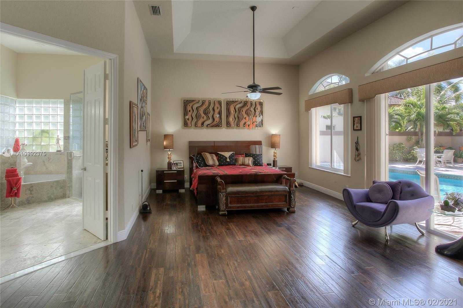 Small Image of 1011 SOUTH WEST 156TH AVE, Pembroke Pines Number 14