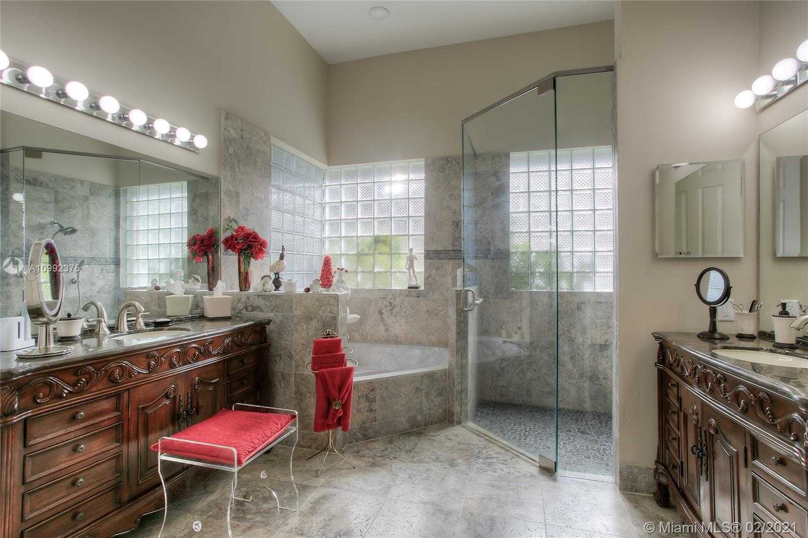 Small Image of 1011 SOUTH WEST 156TH AVE, Pembroke Pines Number 15