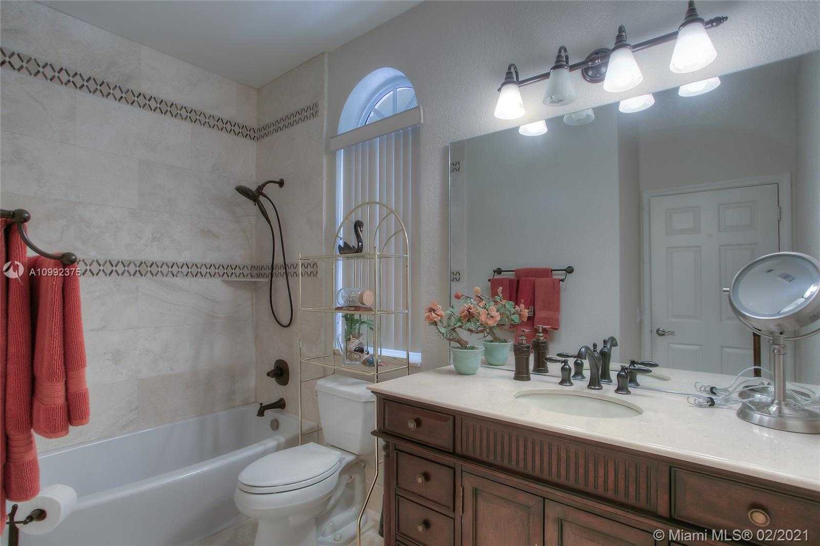 Small Image of 1011 SOUTH WEST 156TH AVE, Pembroke Pines Number 19