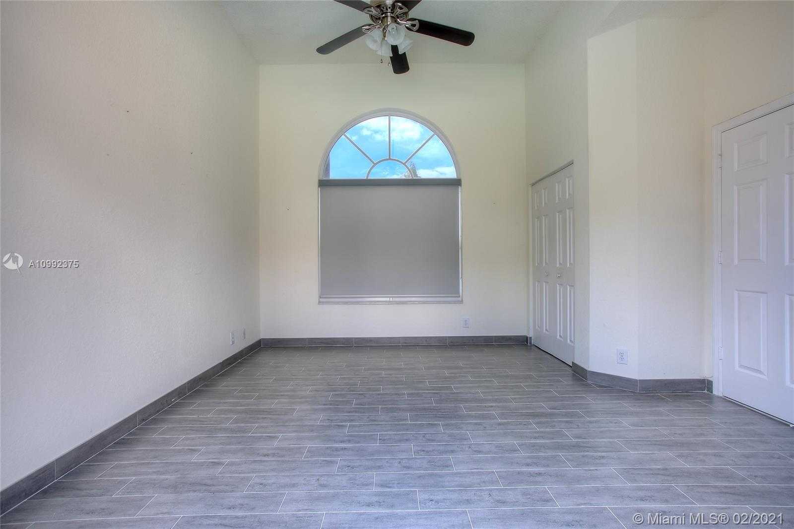 Small Image of 1011 SOUTH WEST 156TH AVE, Pembroke Pines Number 20
