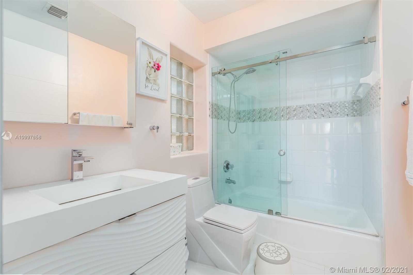 Small Image of 20745 NORTH EAST 32ND PL, Aventura Number 18