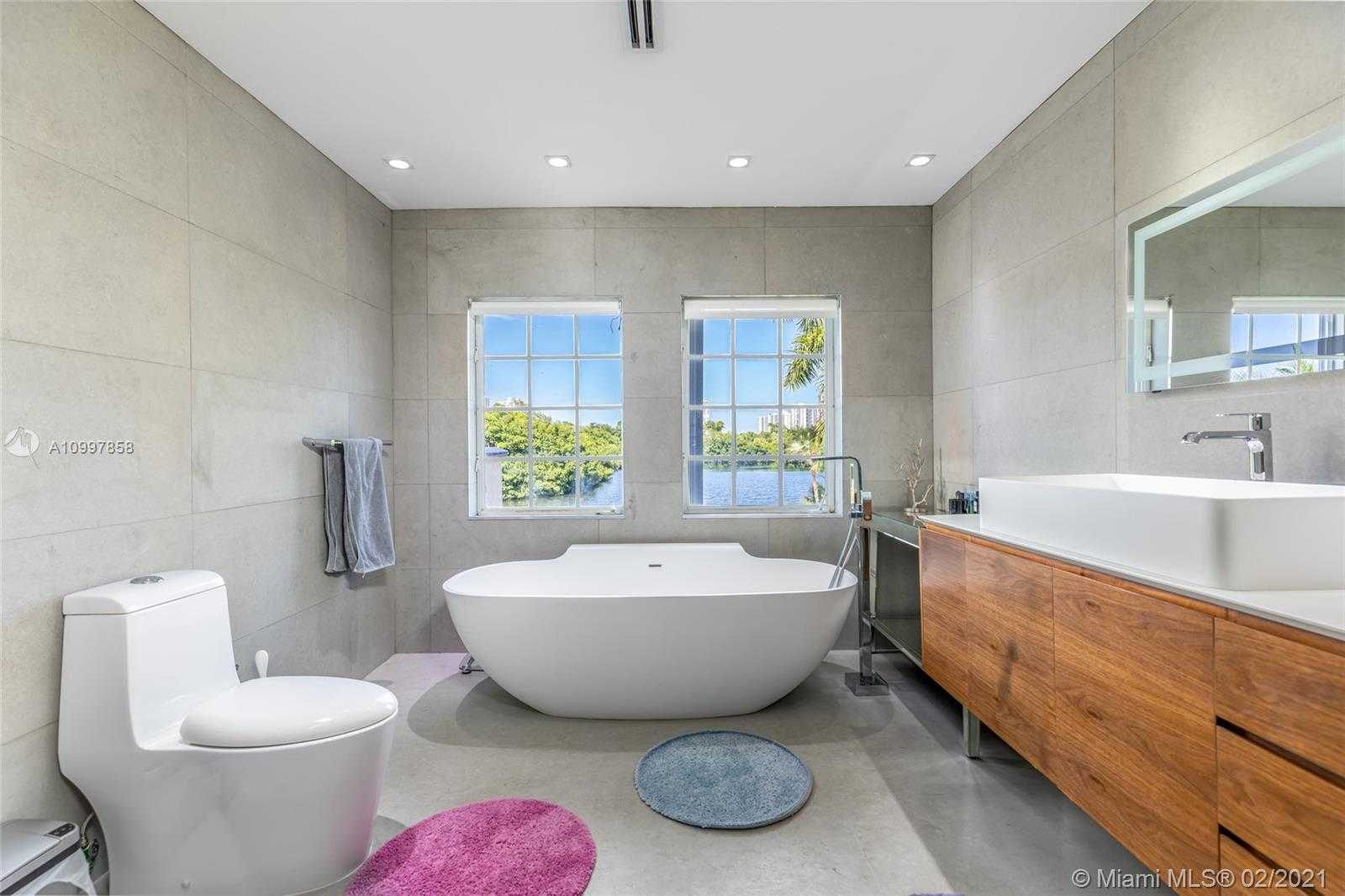 Small Image of 20745 NORTH EAST 32ND PL, Aventura Number 25