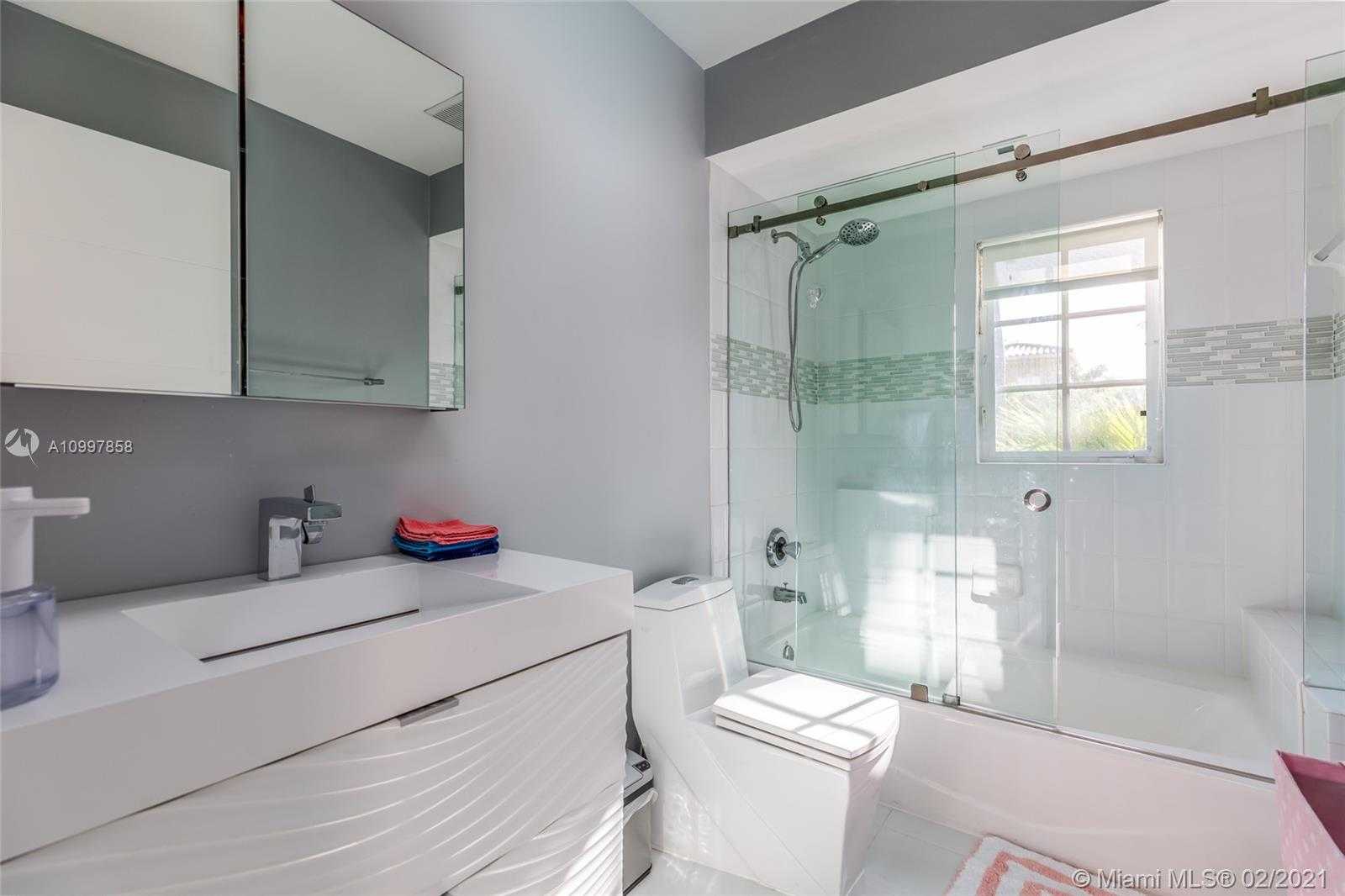Small Image of 20745 NORTH EAST 32ND PL, Aventura Number 28