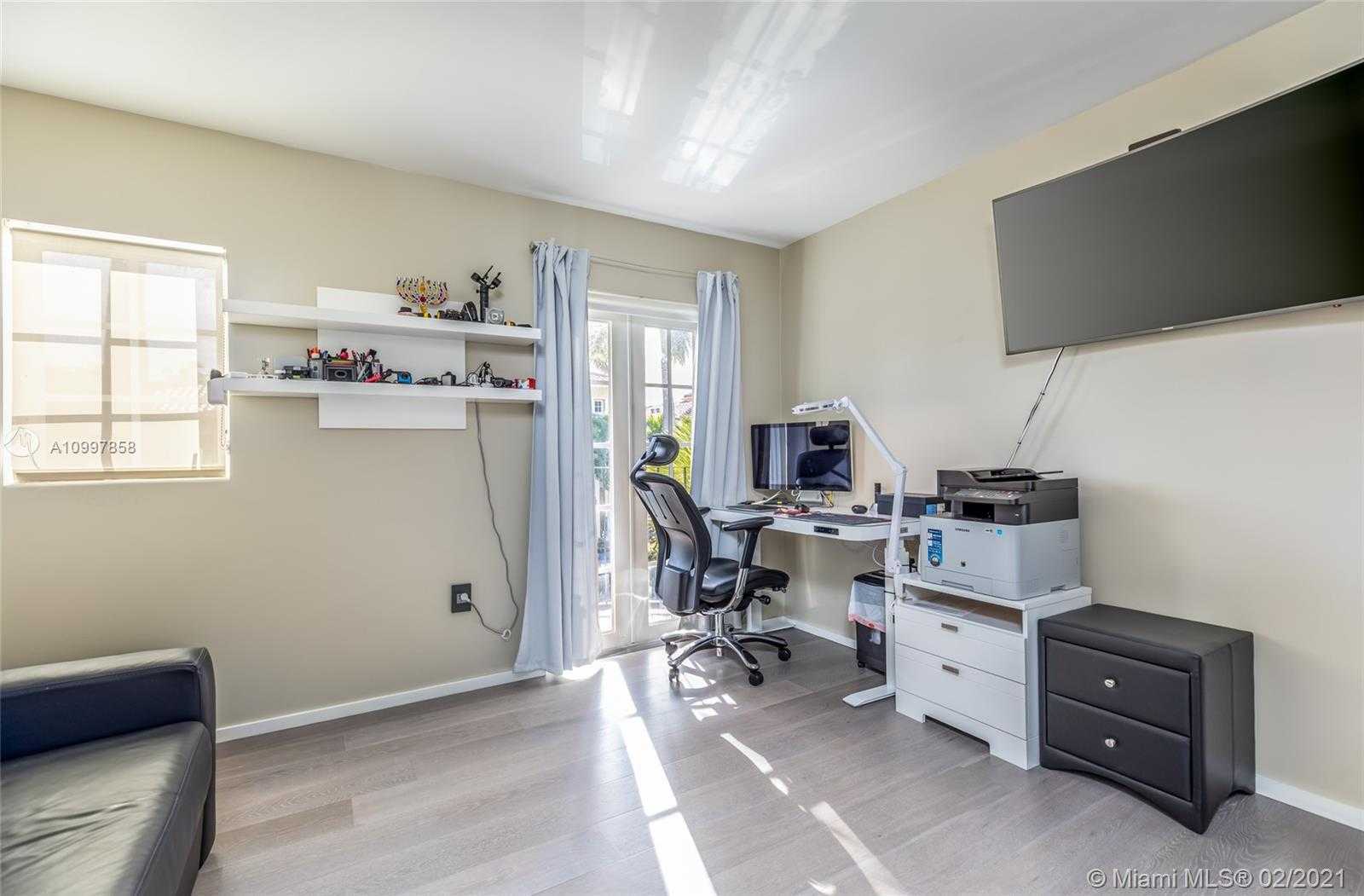 Small Image of 20745 NORTH EAST 32ND PL, Aventura Number 29