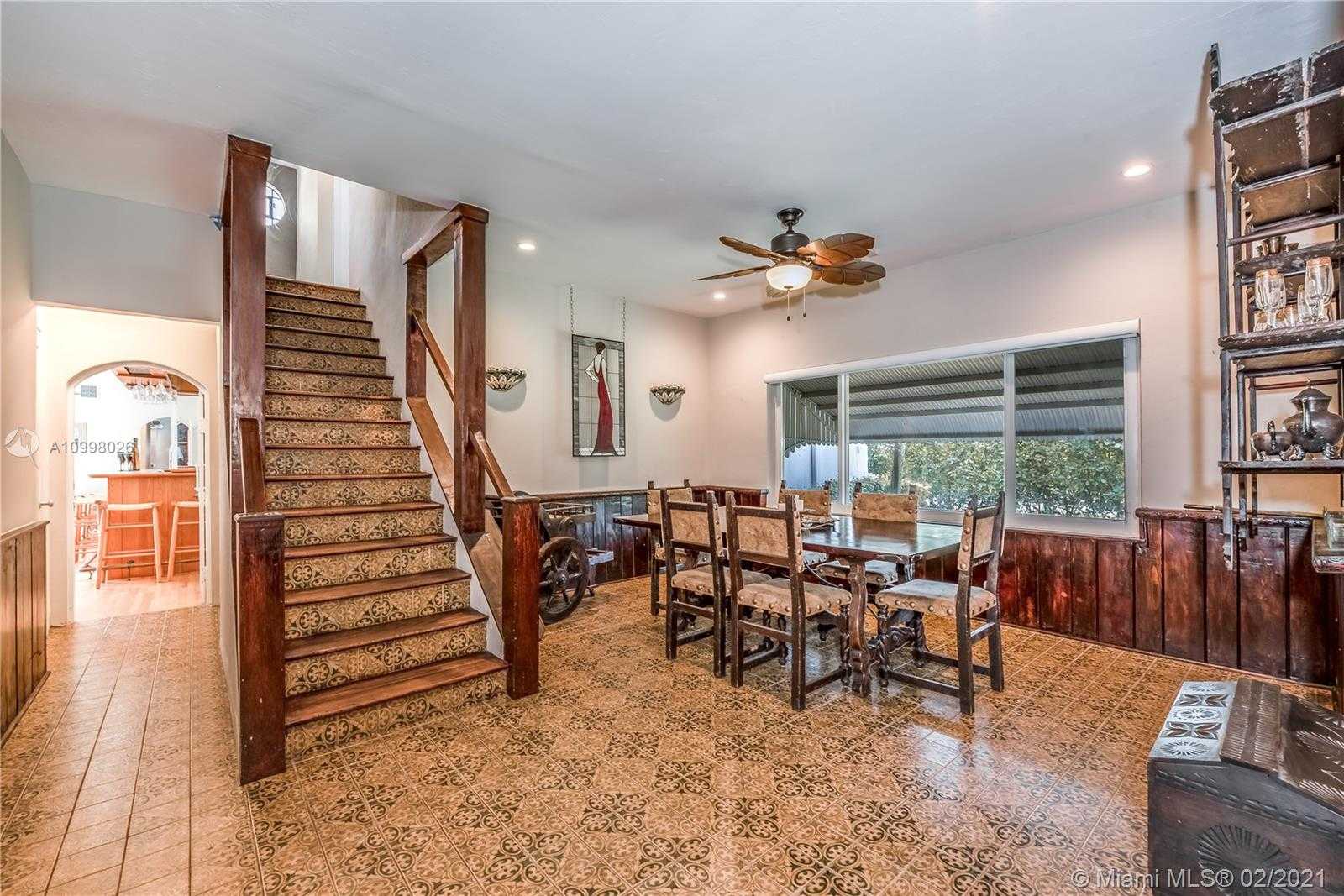 Small Image of 8965 NORTH EAST 10TH AVE, Miami Number 12