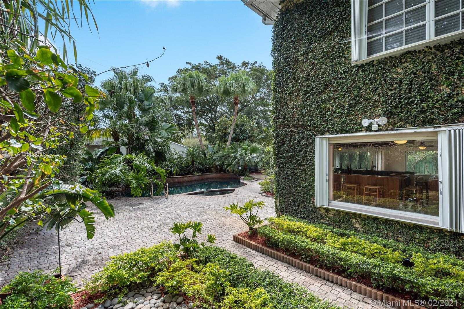 Small Image of 8965 NORTH EAST 10TH AVE, Miami Number 24