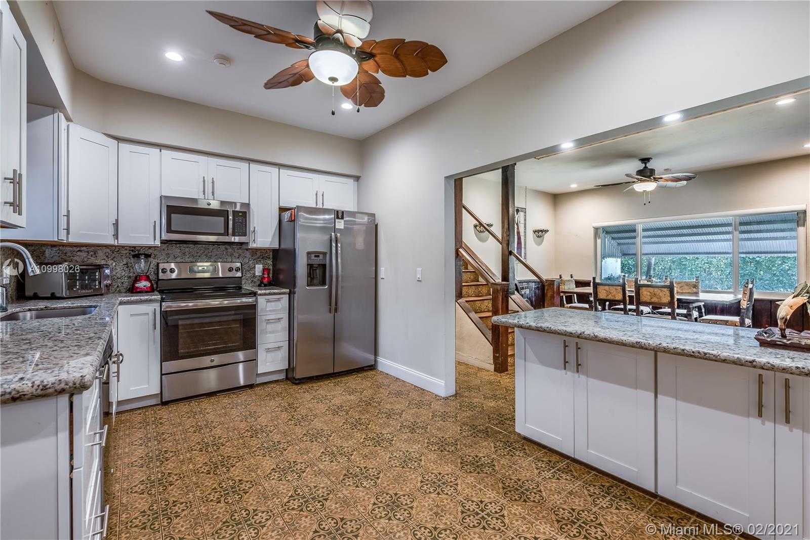 Small Image of 8965 NORTH EAST 10TH AVE, Miami Number 4