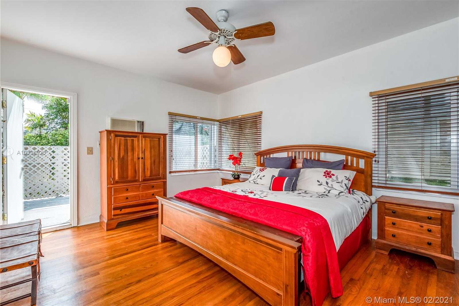 Small Image of 8965 NORTH EAST 10TH AVE, Miami Number 6