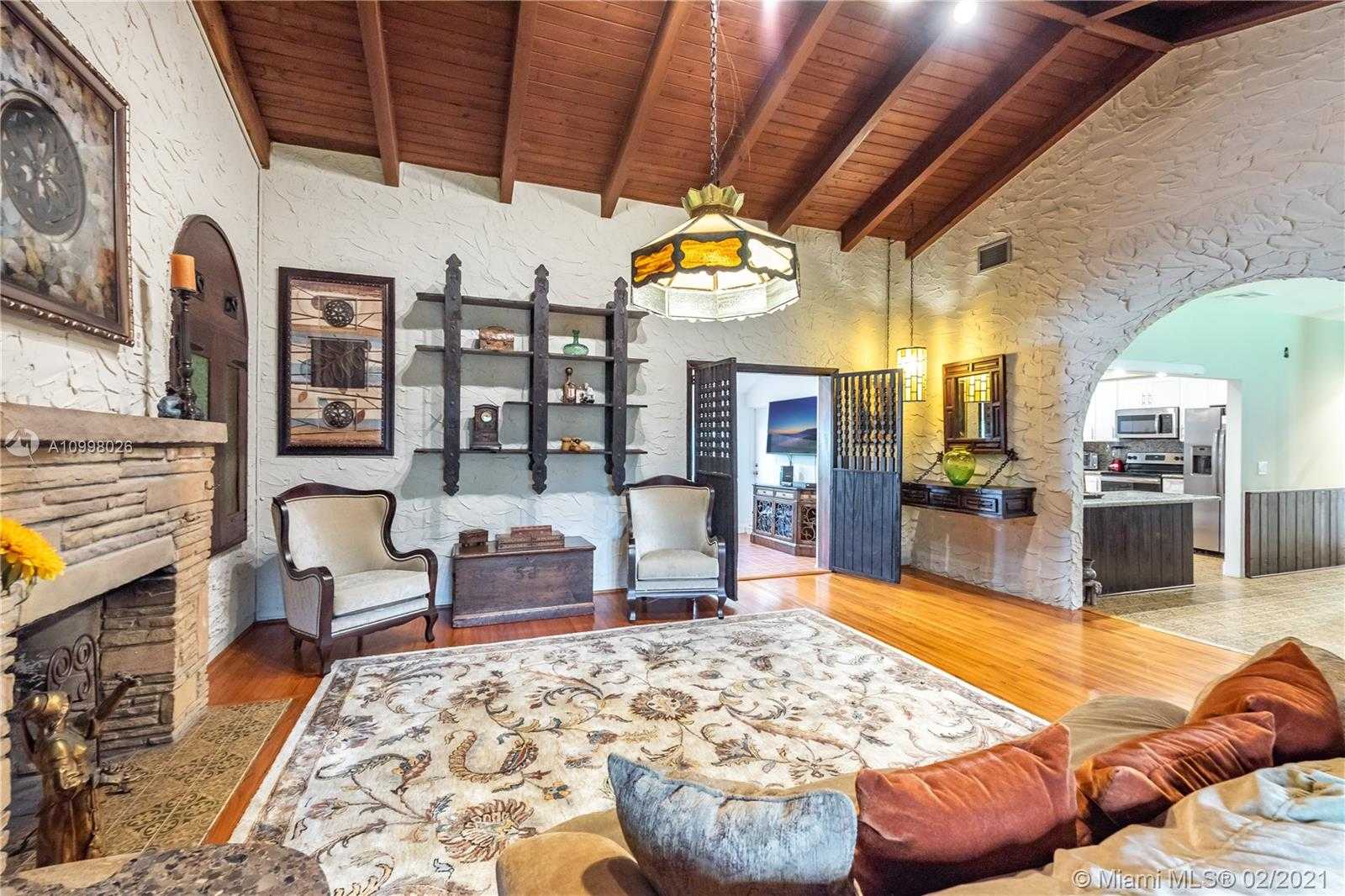 Small Image of 8965 NORTH EAST 10TH AVE, Miami Number 9