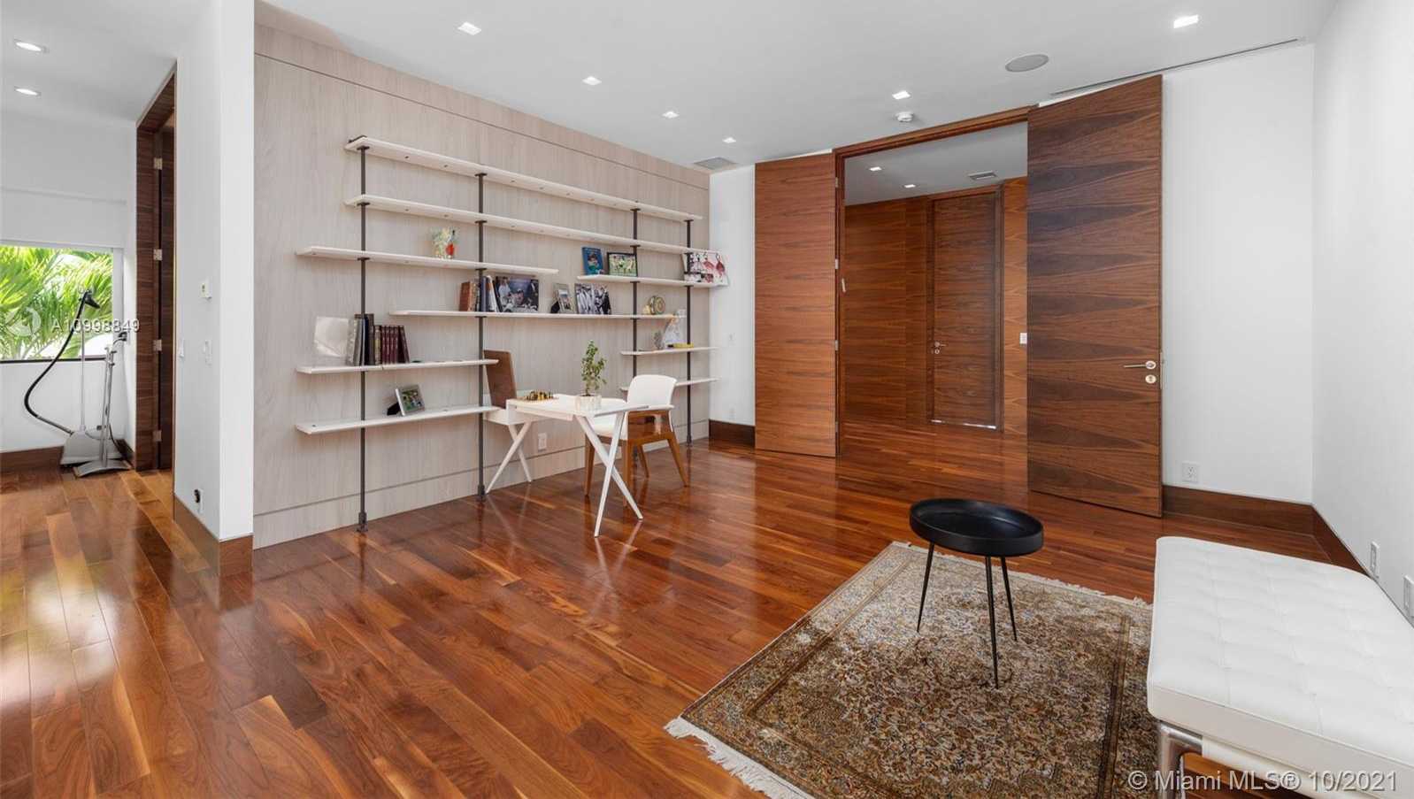 Small Image of 219 HOLIDAY DR, Hallandale Beach Number 25