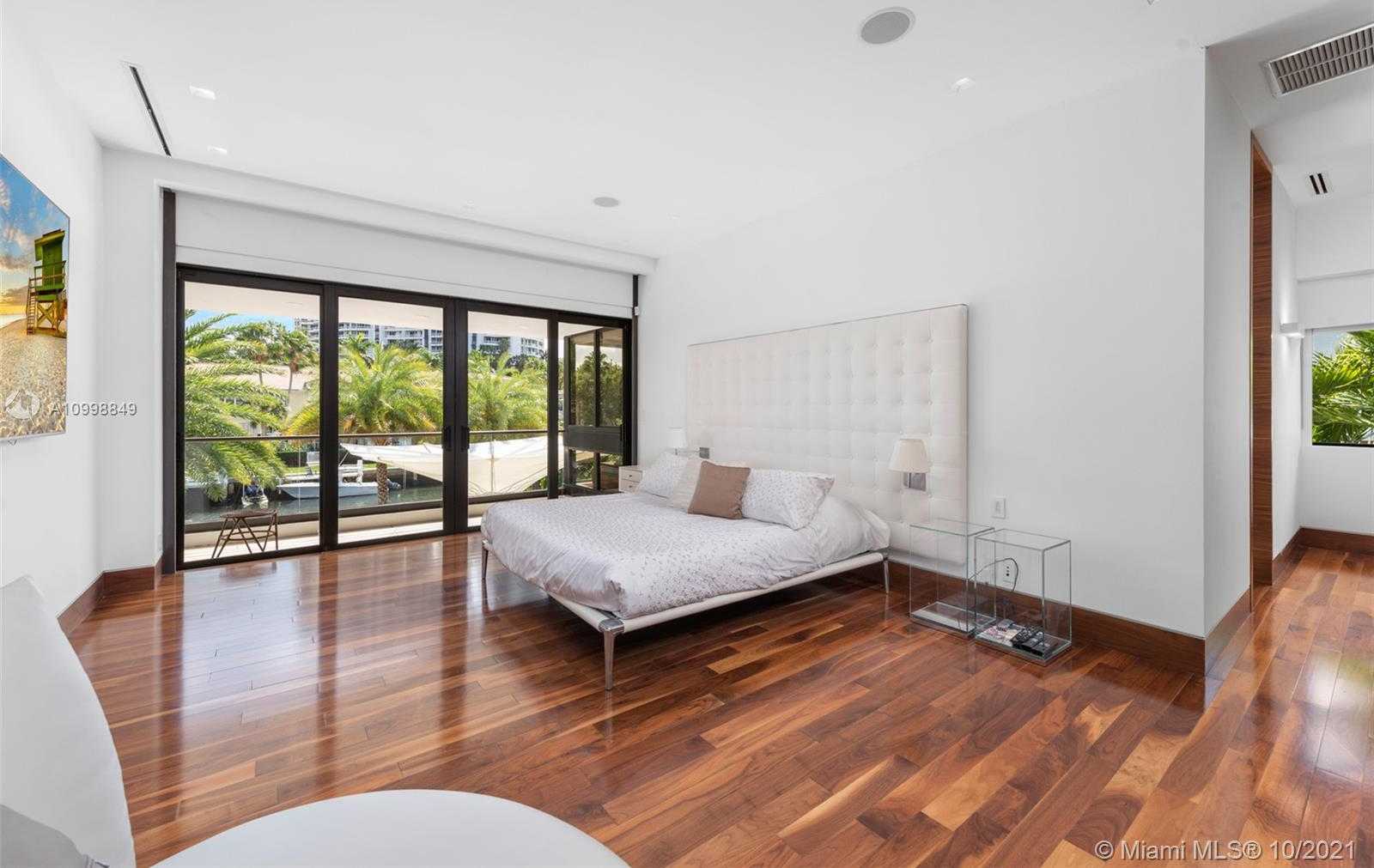 Small Image of 219 HOLIDAY DR, Hallandale Beach Number 26