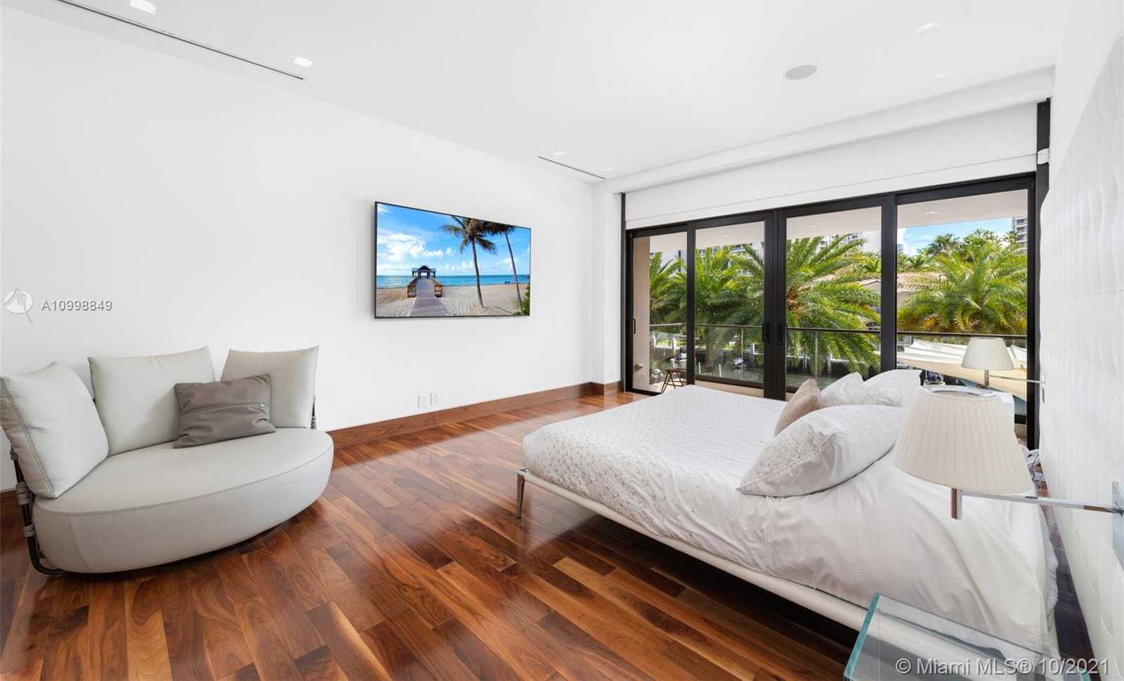 Small Image of 219 HOLIDAY DR, Hallandale Beach Number 28