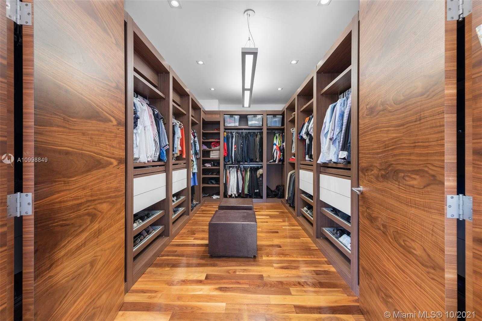 Small Image of 219 HOLIDAY DR, Hallandale Beach Number 30