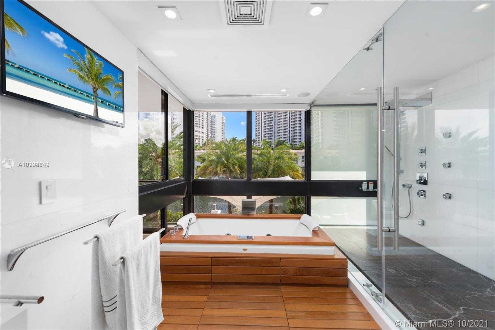 Small Image of 219 HOLIDAY DR, Hallandale Beach Number 32