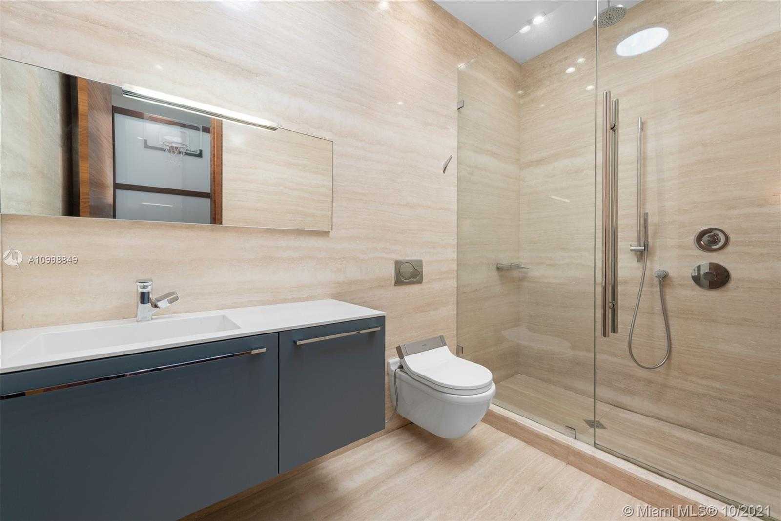 Small Image of 219 HOLIDAY DR, Hallandale Beach Number 37