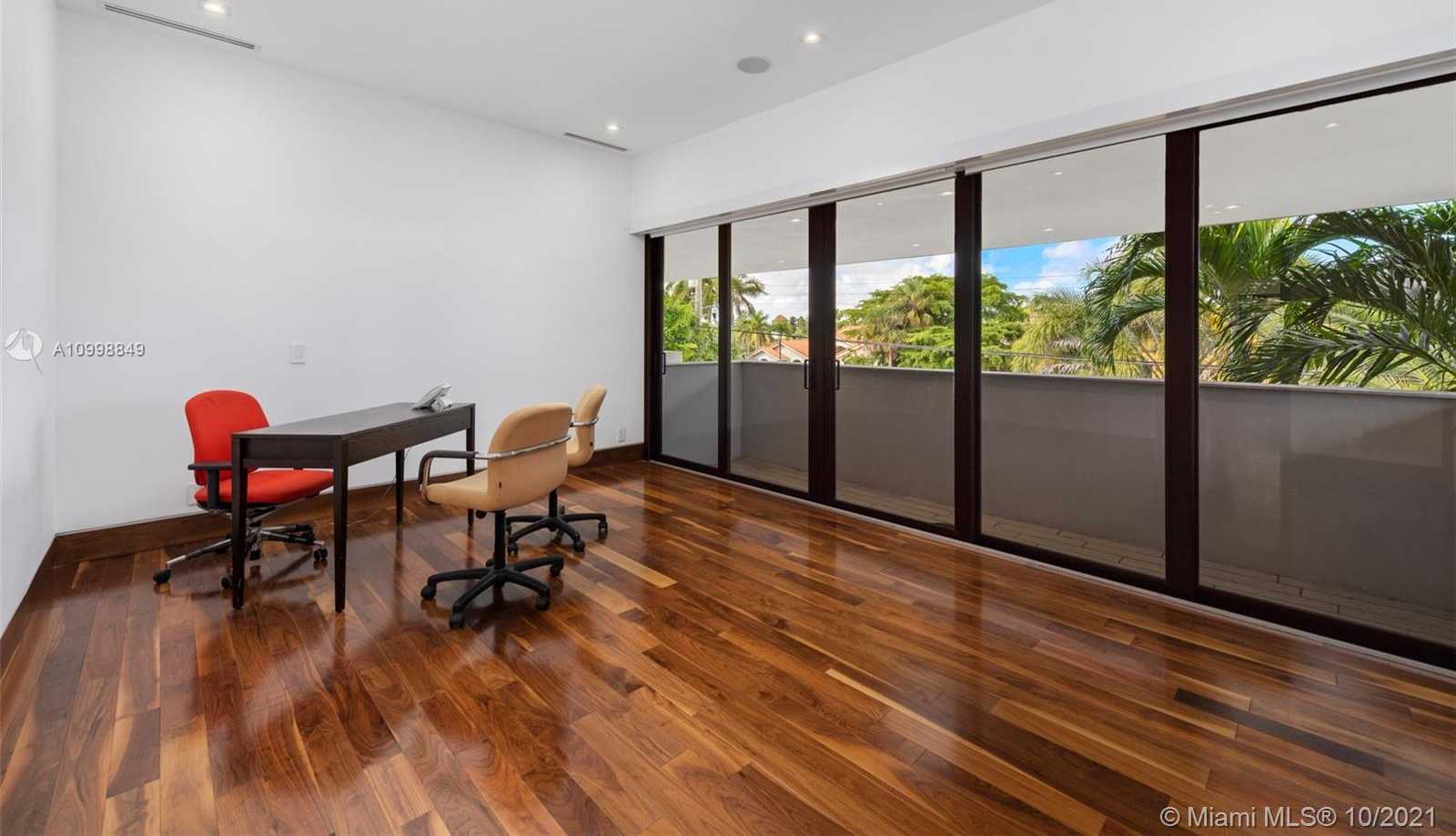 Small Image of 219 HOLIDAY DR, Hallandale Beach Number 43