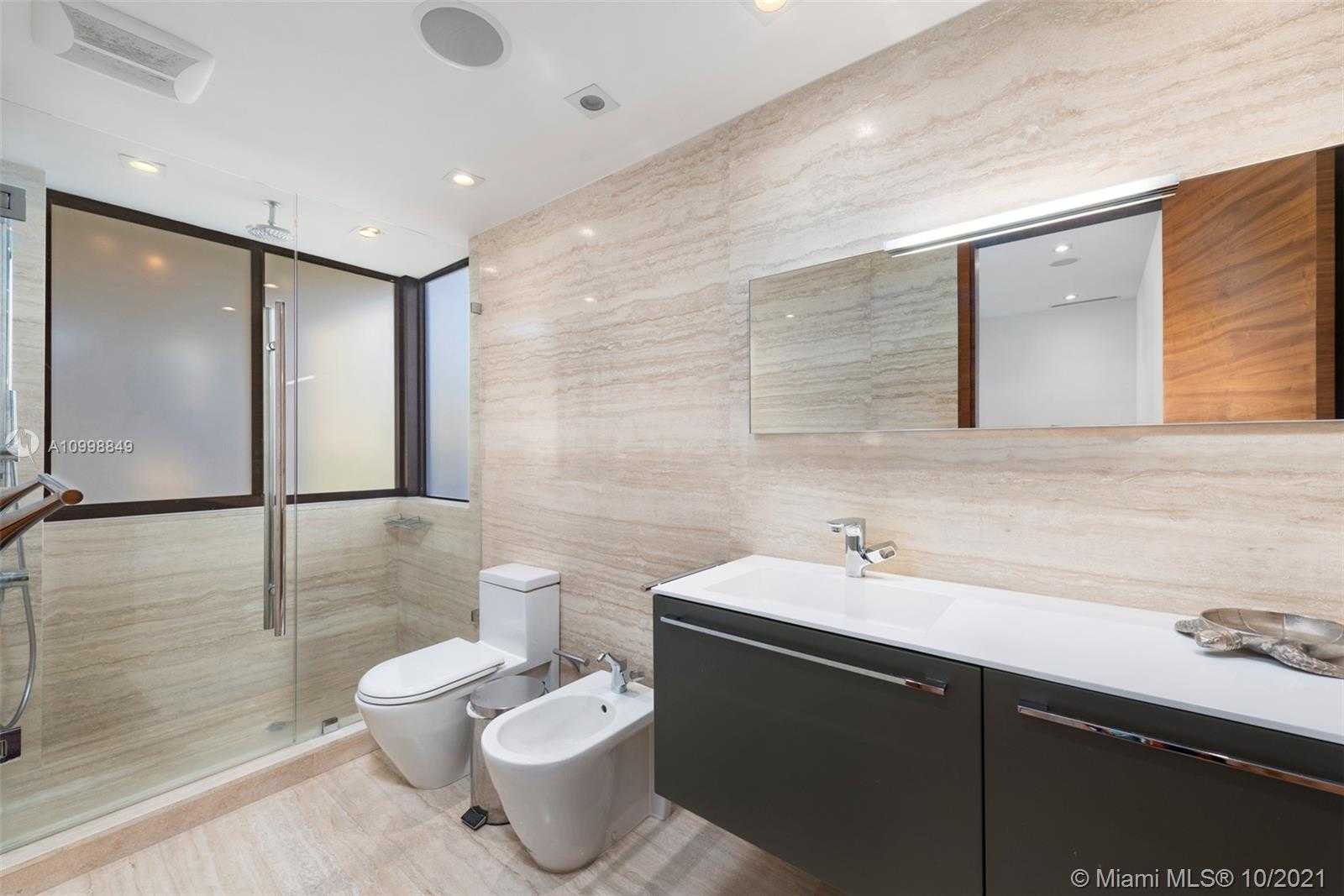 Small Image of 219 HOLIDAY DR, Hallandale Beach Number 45