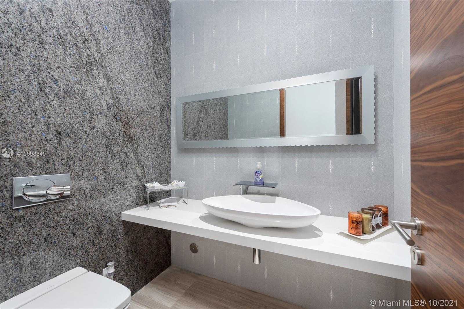 Small Image of 219 HOLIDAY DR, Hallandale Beach Number 46