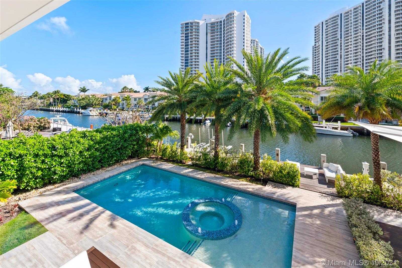 Small Image of 219 HOLIDAY DR, Hallandale Beach Number 48