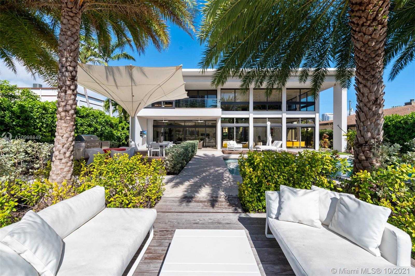 Small Image of 219 HOLIDAY DR, Hallandale Beach Number 49