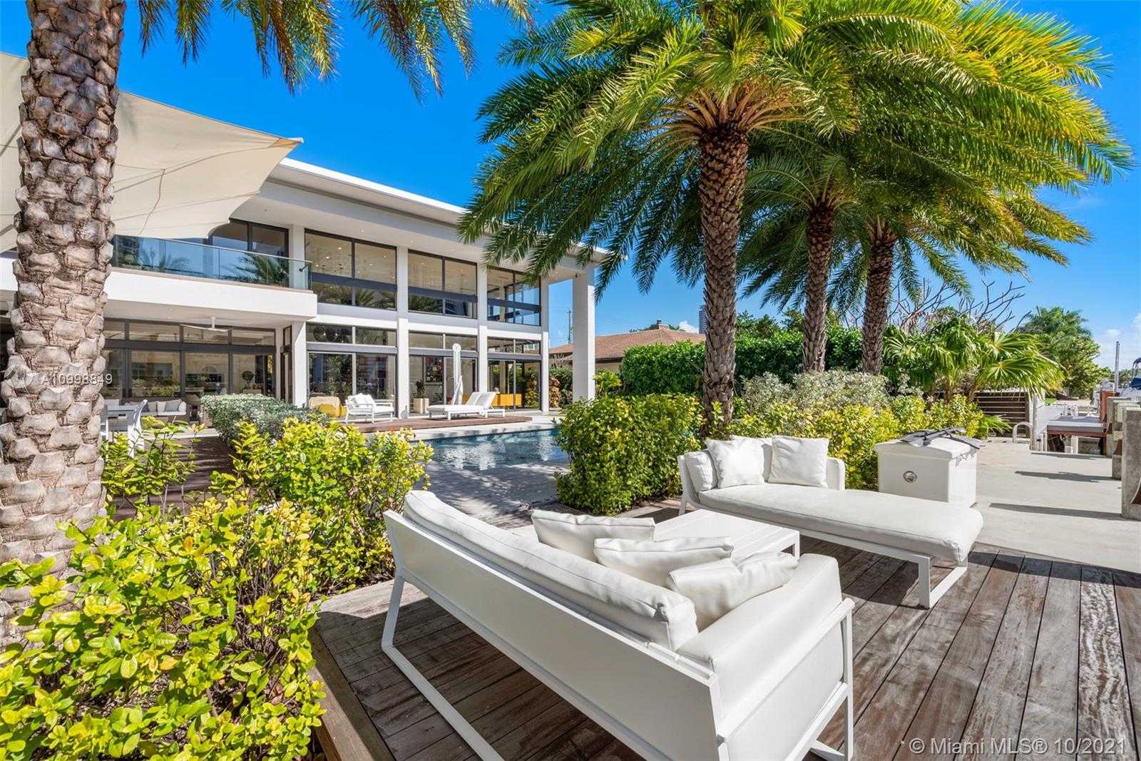 Small Image of 219 HOLIDAY DR, Hallandale Beach Number 50